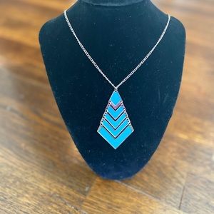 Lightweight Fashion Jewelry Necklace/Earring Set